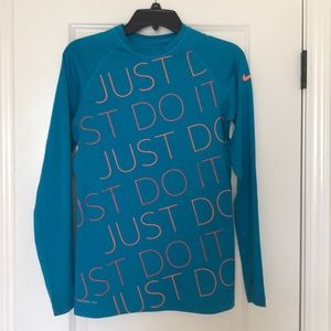 NWOT Nike thermafit running top for women